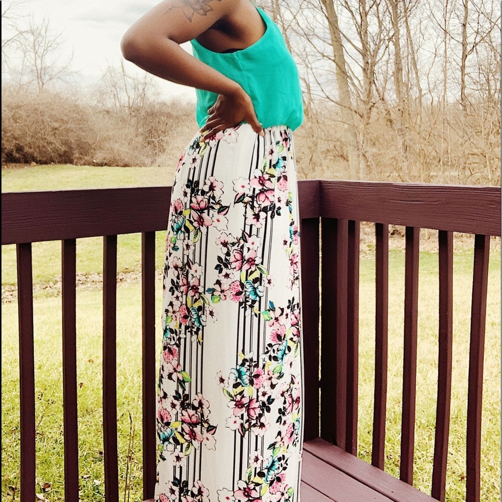 Sleeveless Teal and Floral Maxi Dress - Elegant Summer Style - Picture 3 of 5